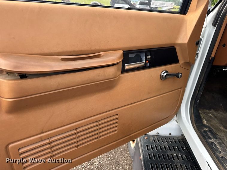 image for item DY0193 1991 Chevrolet Kodiak flatbed truck