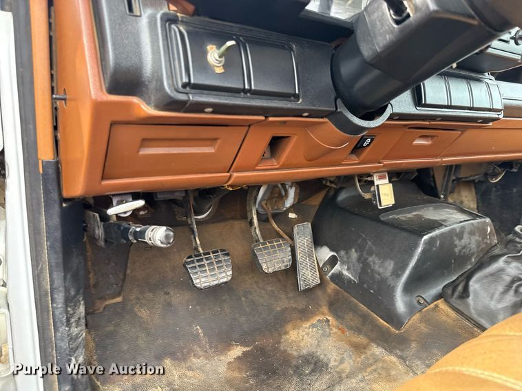 image for item DY0193 1991 Chevrolet Kodiak flatbed truck