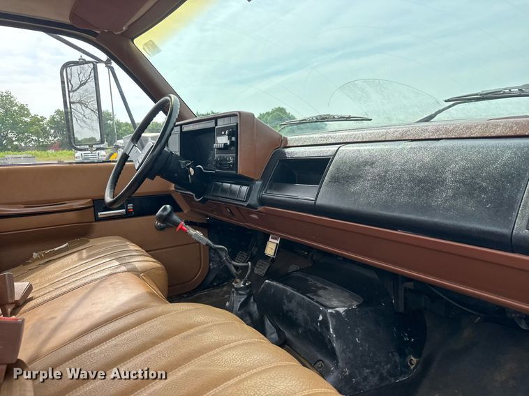 image for item DY0193 1991 Chevrolet Kodiak flatbed truck