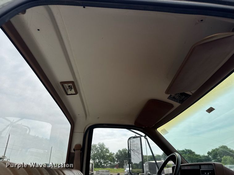 image for item DY0193 1991 Chevrolet Kodiak flatbed truck