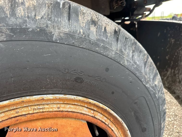 image for item DY0193 1991 Chevrolet Kodiak flatbed truck