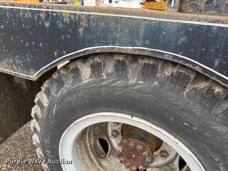 image for item DY0193 1991 Chevrolet Kodiak flatbed truck