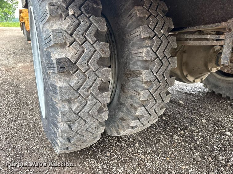 image for item DY0193 1991 Chevrolet Kodiak flatbed truck