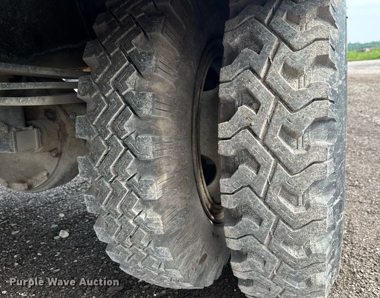 image for item DY0193 1991 Chevrolet Kodiak flatbed truck