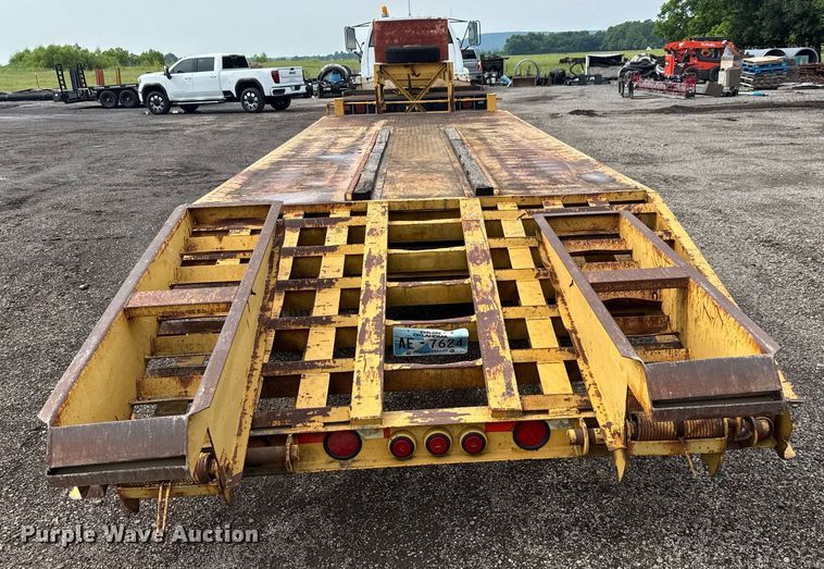 image for item DY0193 1991 Chevrolet Kodiak flatbed truck