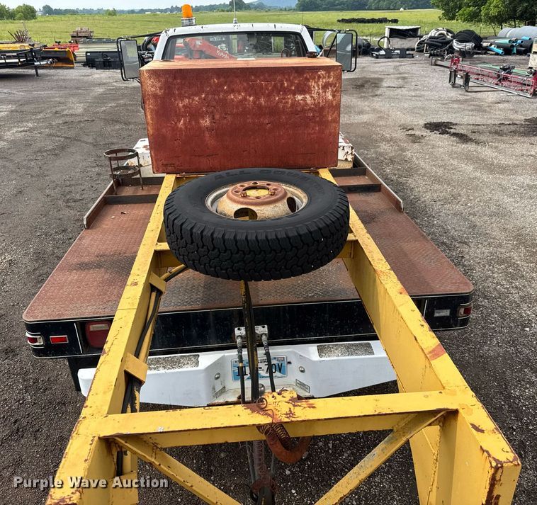 image for item DY0193 1991 Chevrolet Kodiak flatbed truck