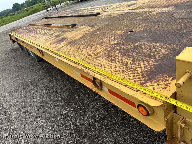 image for item DY0193 1991 Chevrolet Kodiak flatbed truck