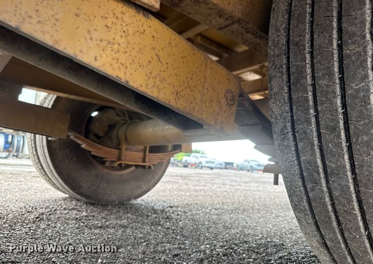 image for item DY0193 1991 Chevrolet Kodiak flatbed truck