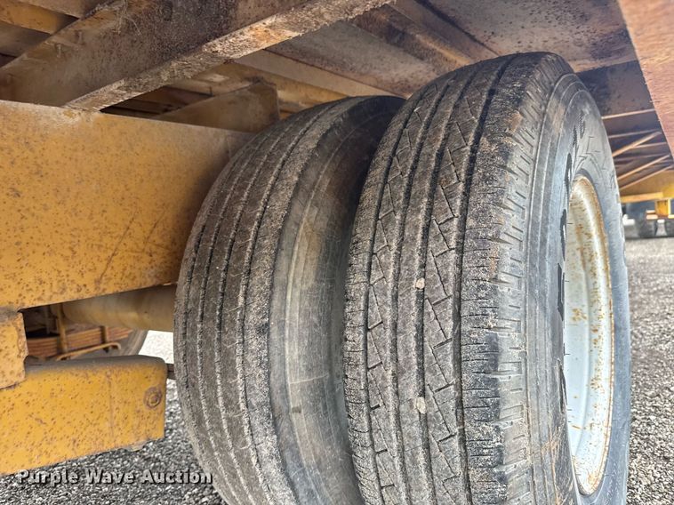 image for item DY0193 1991 Chevrolet Kodiak flatbed truck