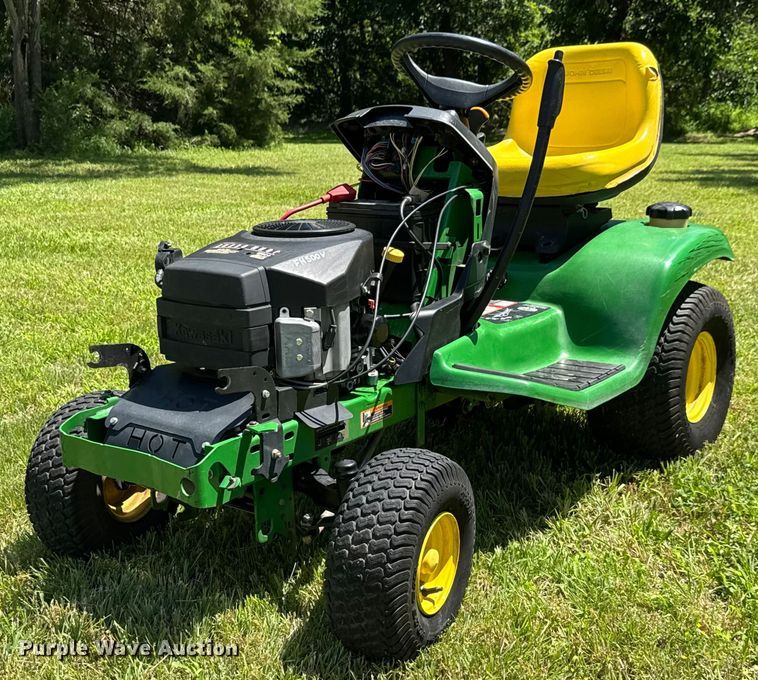 2002 John Deere LX277 lawn tractor in Sedgwick, KS | Item