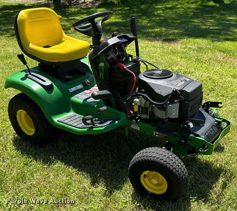 image for item DY0234 2002 John Deere LX277 lawn tractor