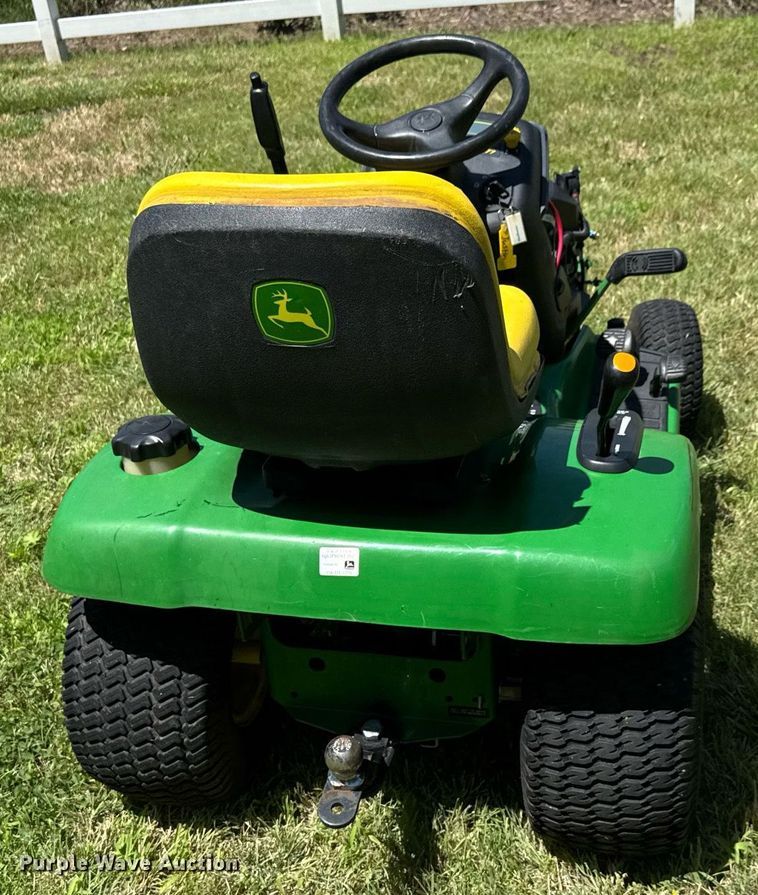 image for item DY0234 2002 John Deere LX277 lawn tractor