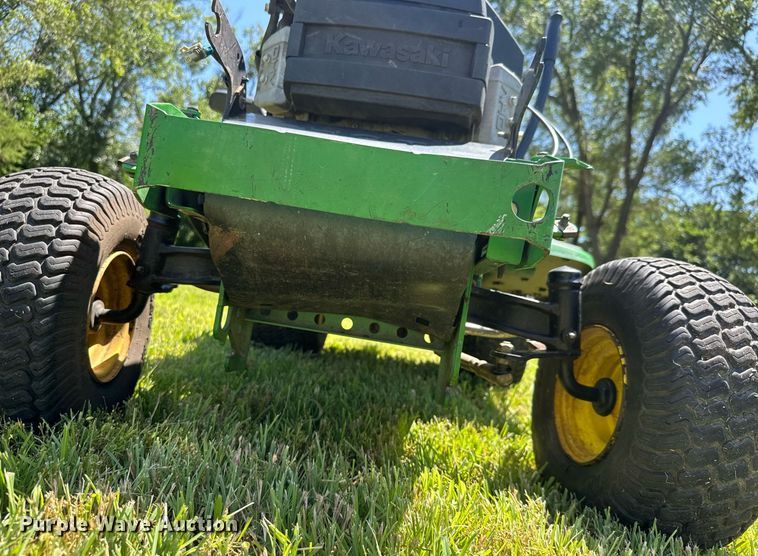 image for item DY0234 2002 John Deere LX277 lawn tractor