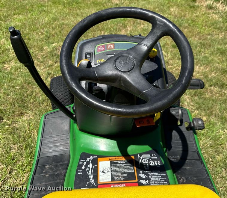 image for item DY0234 2002 John Deere LX277 lawn tractor