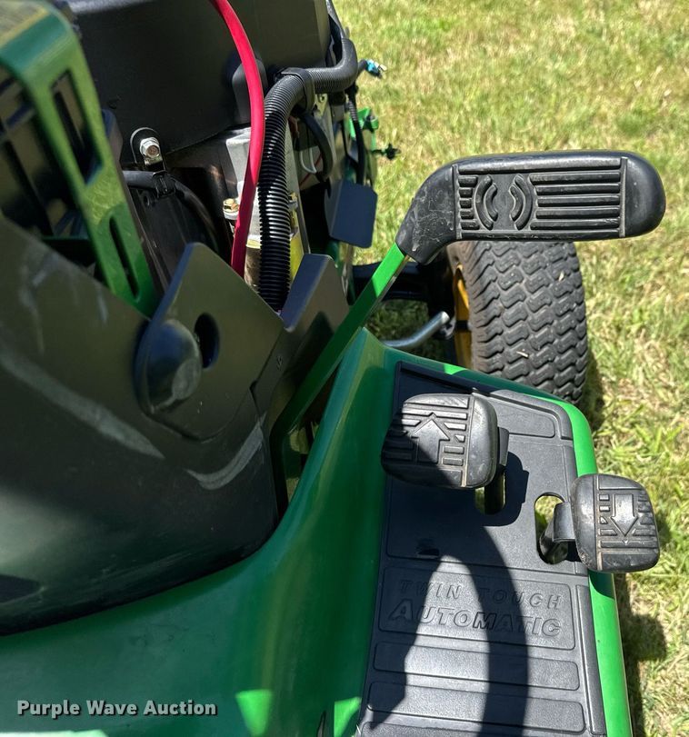 image for item DY0234 2002 John Deere LX277 lawn tractor