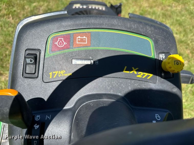 image for item DY0234 2002 John Deere LX277 lawn tractor