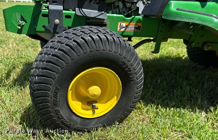 image for item DY0234 2002 John Deere LX277 lawn tractor