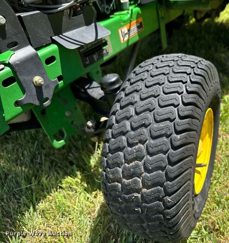 image for item DY0234 2002 John Deere LX277 lawn tractor