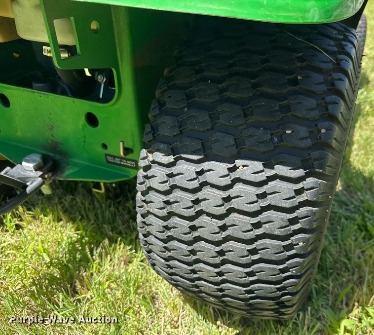 image for item DY0234 2002 John Deere LX277 lawn tractor