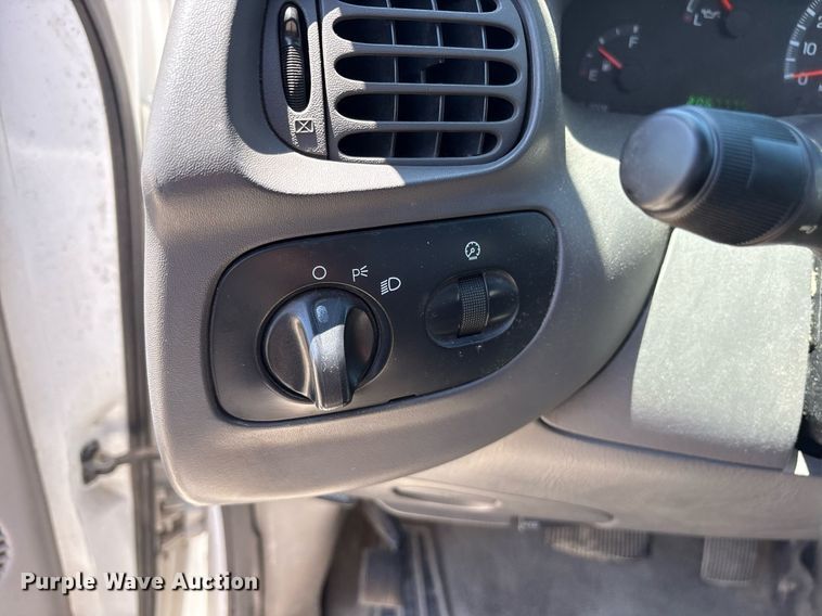 image for item DY0643 2000 Ford F150 SuperCab pickup truck