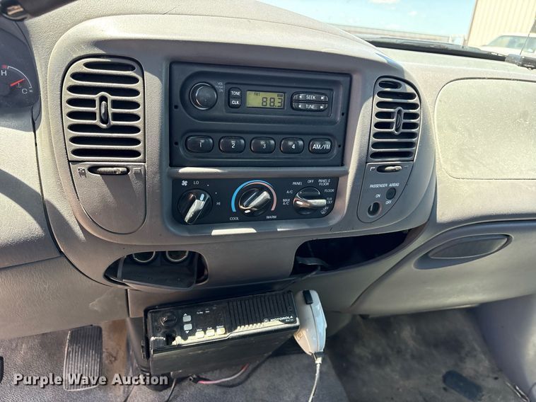 image for item DY0643 2000 Ford F150 SuperCab pickup truck