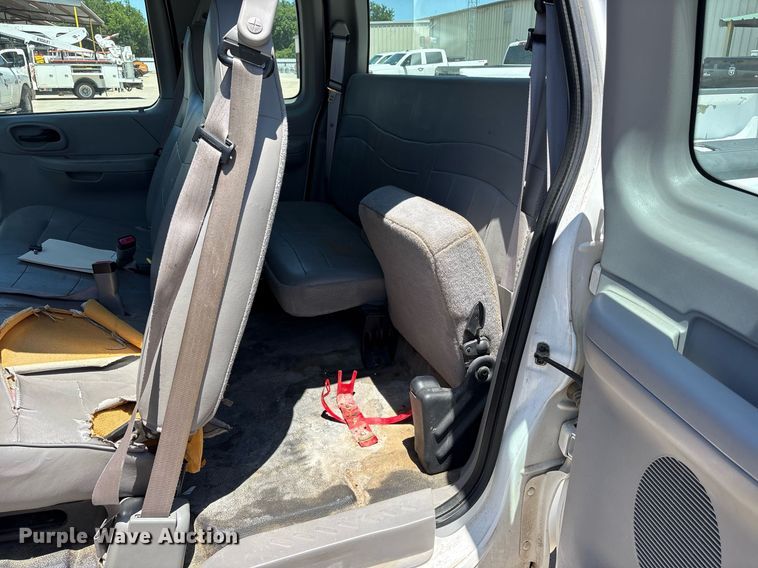 image for item DY0643 2000 Ford F150 SuperCab pickup truck