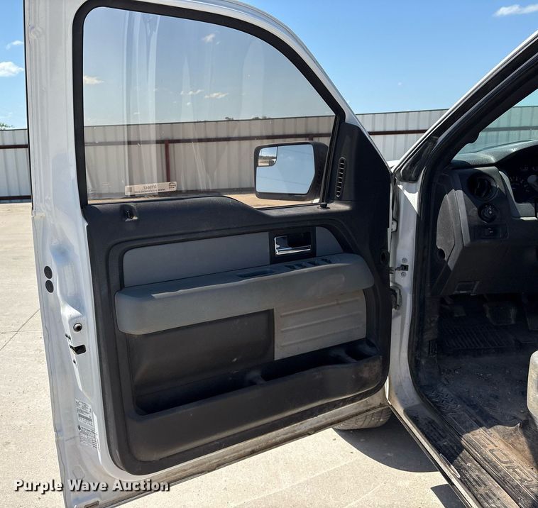 image for item DY0647 2013 Ford F150 SuperCrew pickup truck