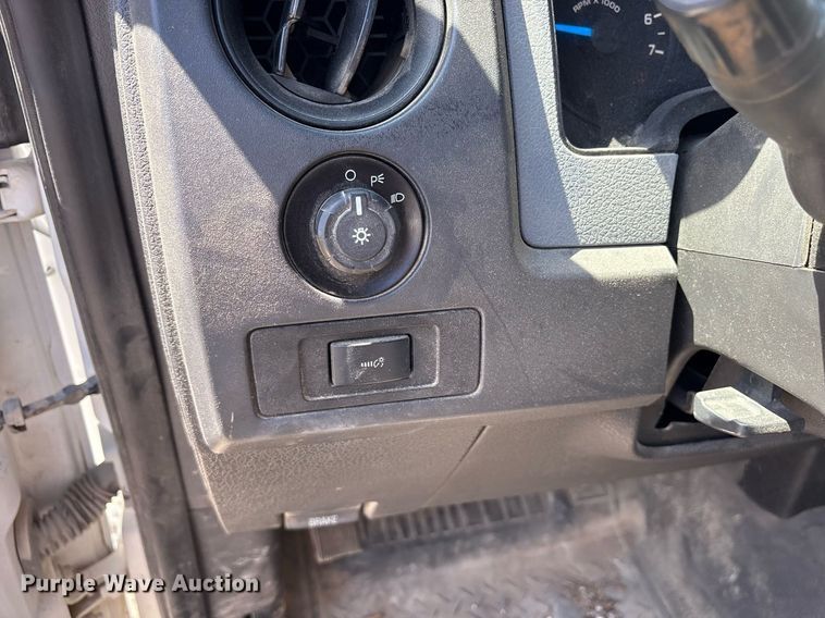 image for item DY0647 2013 Ford F150 SuperCrew pickup truck