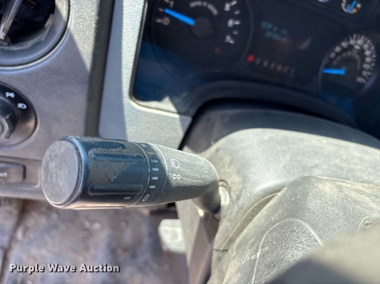 image for item DY0647 2013 Ford F150 SuperCrew pickup truck