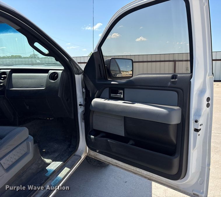 image for item DY0647 2013 Ford F150 SuperCrew pickup truck