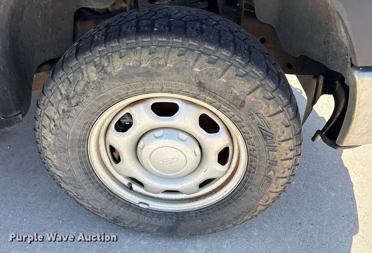 image for item DY0647 2013 Ford F150 SuperCrew pickup truck