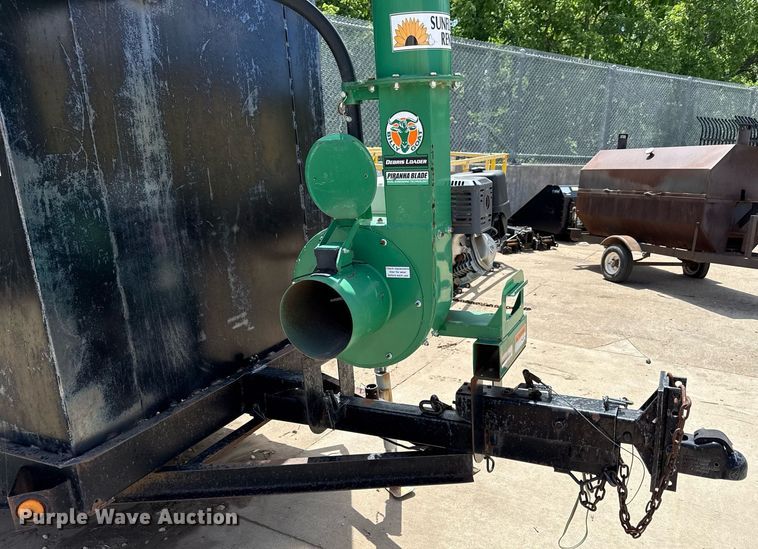 image for item DZ4151 Leaf vacuum