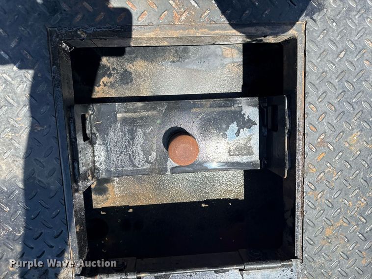 image for item DZ8512 2006 Ford F250 Super Duty XLT SuperCab flatbed pickup truck