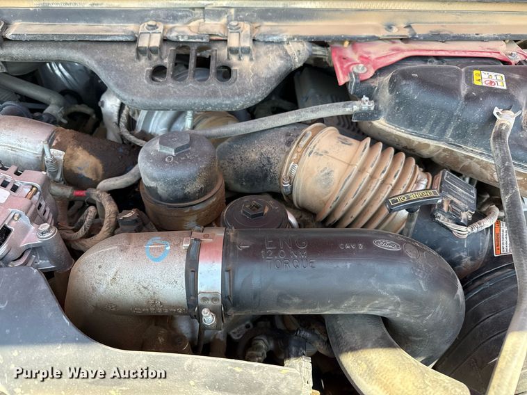 image for item DZ8512 2006 Ford F250 Super Duty XLT SuperCab flatbed pickup truck