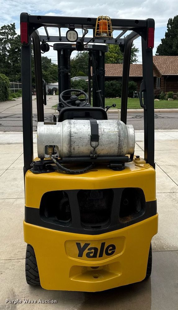 image for item DZ8525 2019 Yale GLP040SVXNEA084 forklift