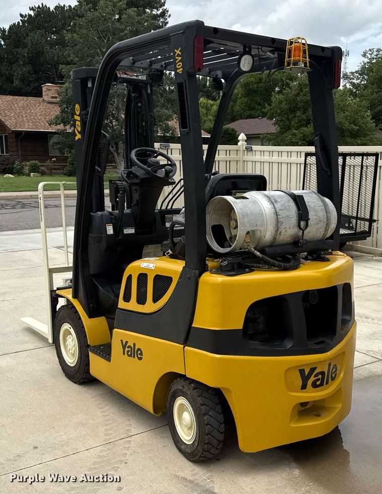 image for item DZ8525 2019 Yale GLP040SVXNEA084 forklift
