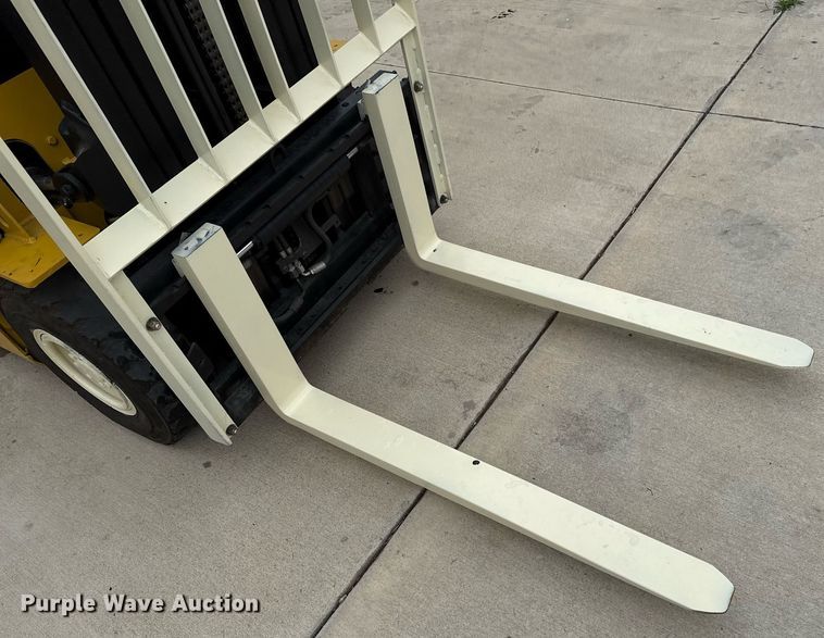 image for item DZ8525 2019 Yale GLP040SVXNEA084 forklift