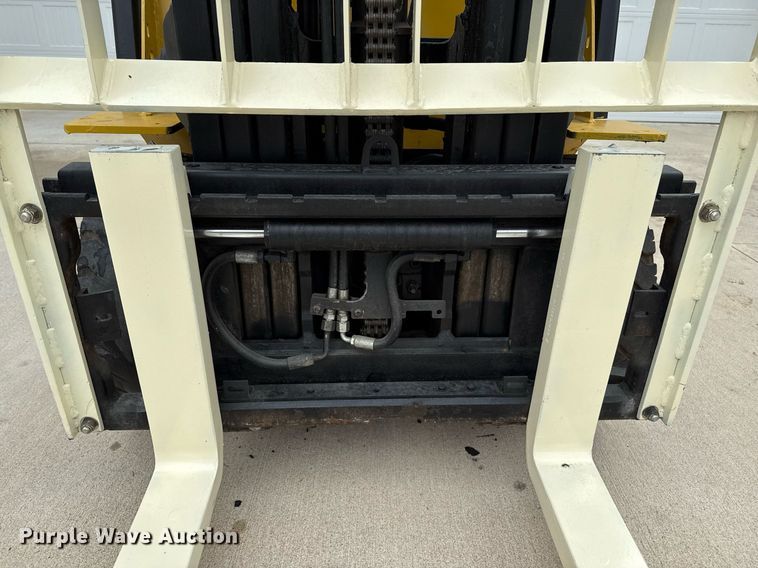 image for item DZ8525 2019 Yale GLP040SVXNEA084 forklift