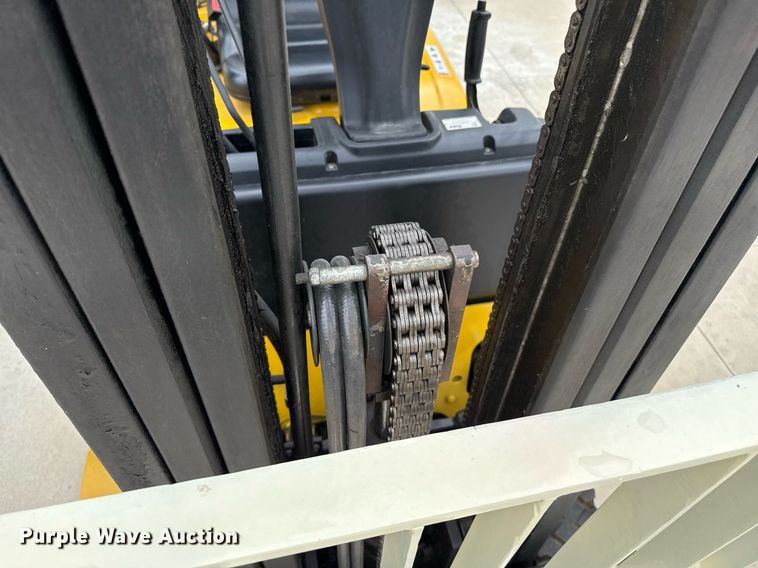 image for item DZ8525 2019 Yale GLP040SVXNEA084 forklift