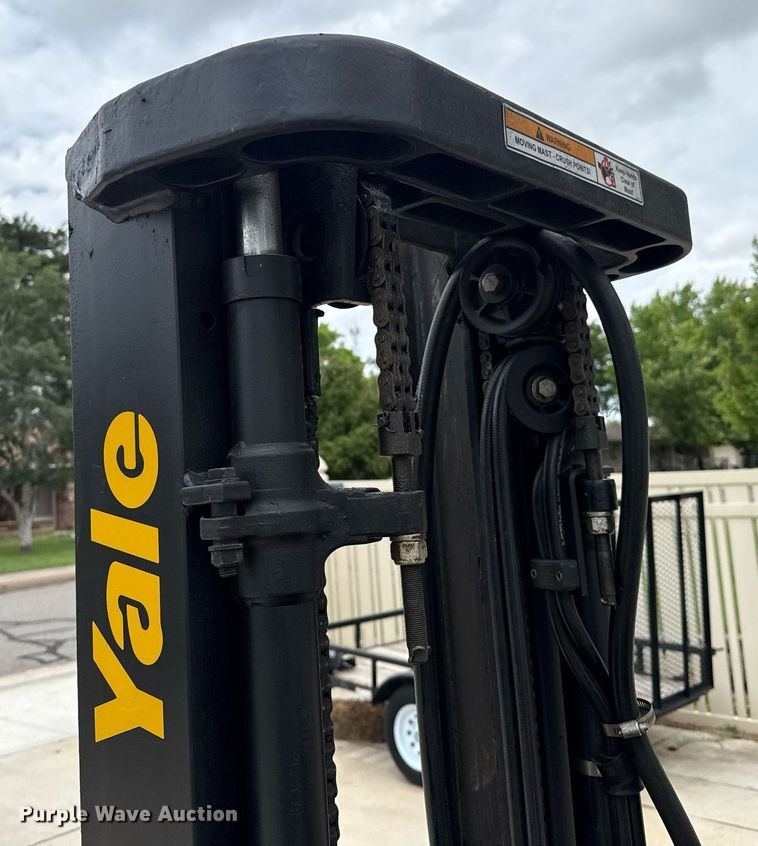 image for item DZ8525 2019 Yale GLP040SVXNEA084 forklift