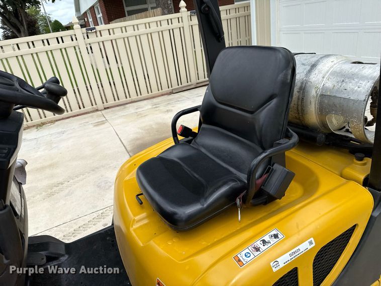 image for item DZ8525 2019 Yale GLP040SVXNEA084 forklift