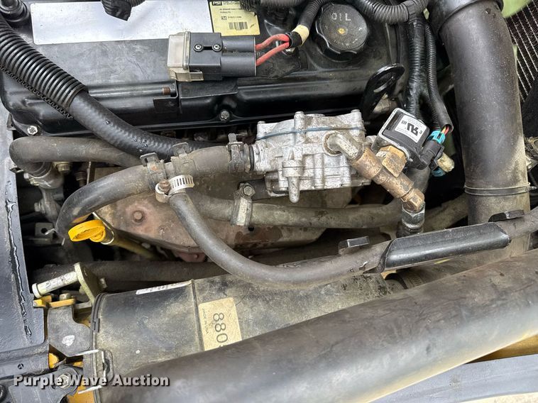 image for item DZ8525 2019 Yale GLP040SVXNEA084 forklift