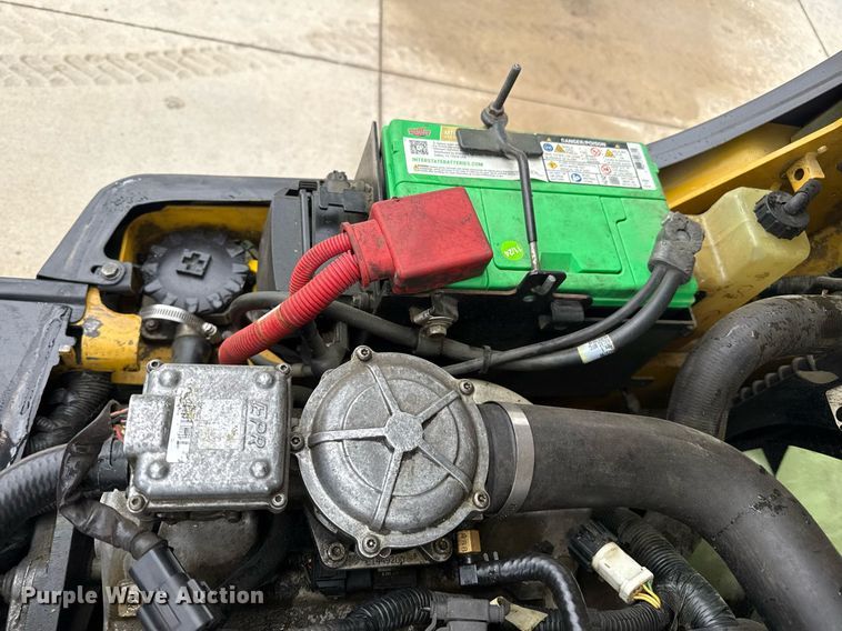 image for item DZ8525 2019 Yale GLP040SVXNEA084 forklift