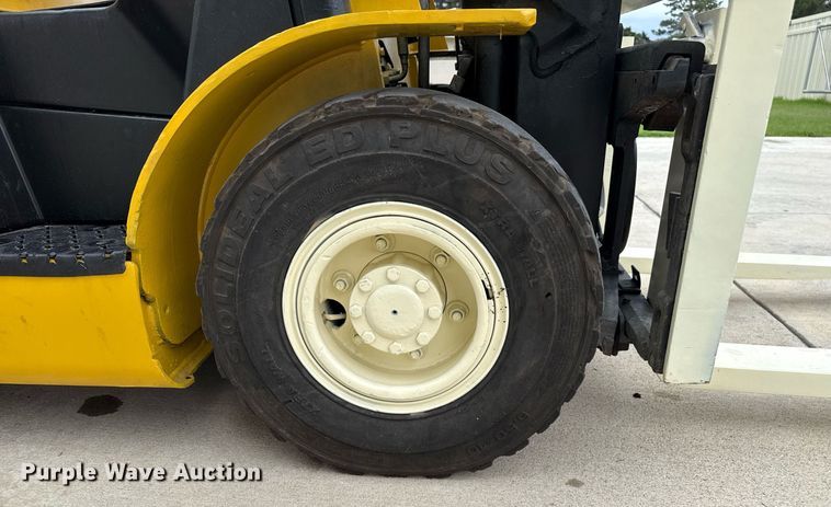 image for item DZ8525 2019 Yale GLP040SVXNEA084 forklift