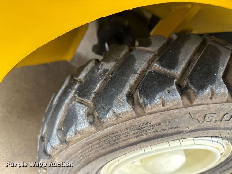 image for item DZ8525 2019 Yale GLP040SVXNEA084 forklift