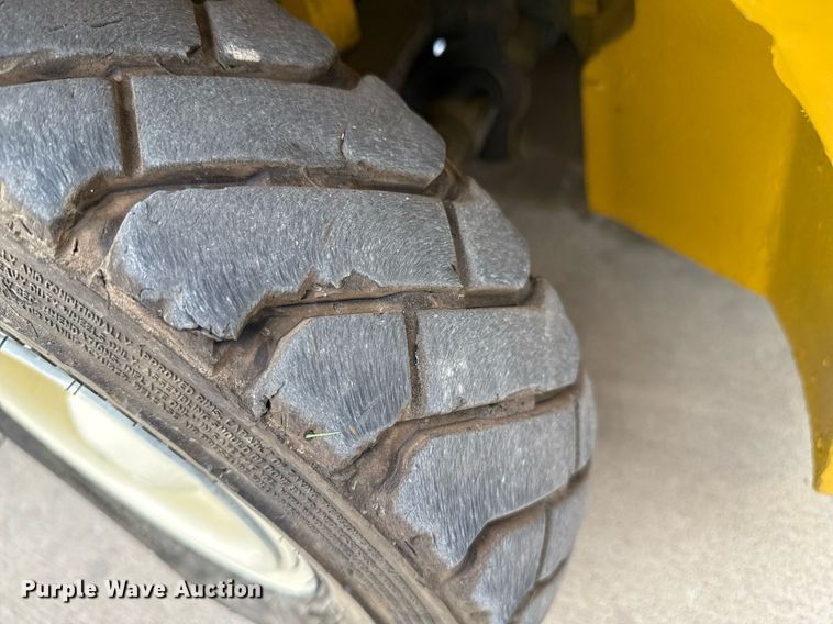 image for item DZ8525 2019 Yale GLP040SVXNEA084 forklift