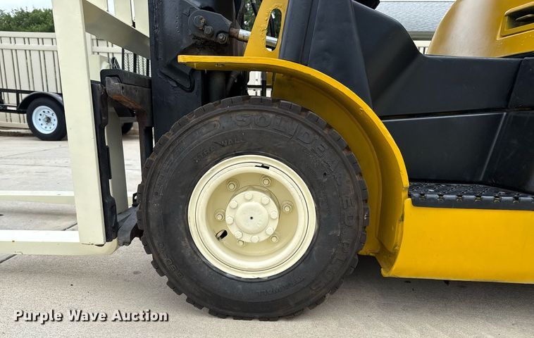 image for item DZ8525 2019 Yale GLP040SVXNEA084 forklift