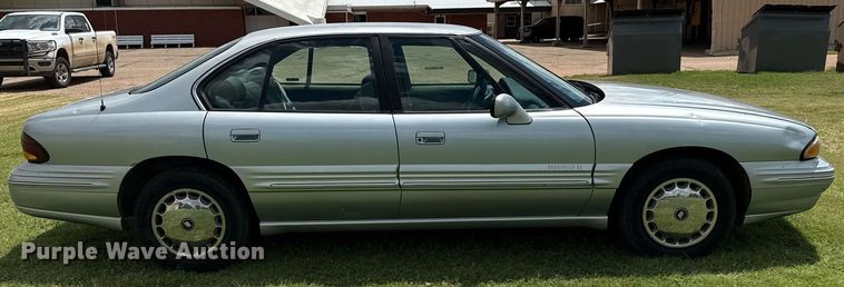 image for item DZ8568 1996 Pontiac Bonneville SE 