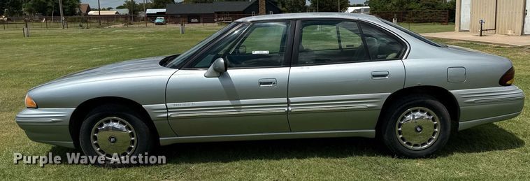 image for item DZ8568 1996 Pontiac Bonneville SE 