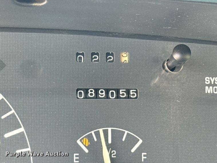 image for item DZ8568 1996 Pontiac Bonneville SE 